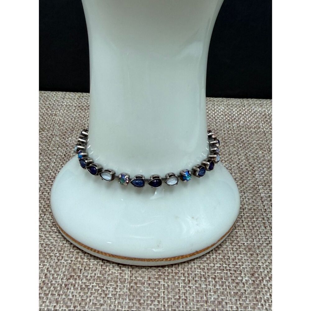 Sorrelli Blue & White Crystal Bracelet – Teardrop & Round Stones, Adjustable